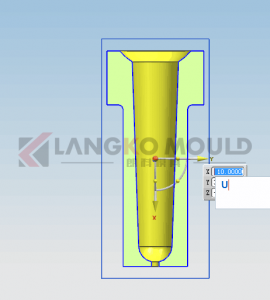 Plastic basin moulds with insulated gate